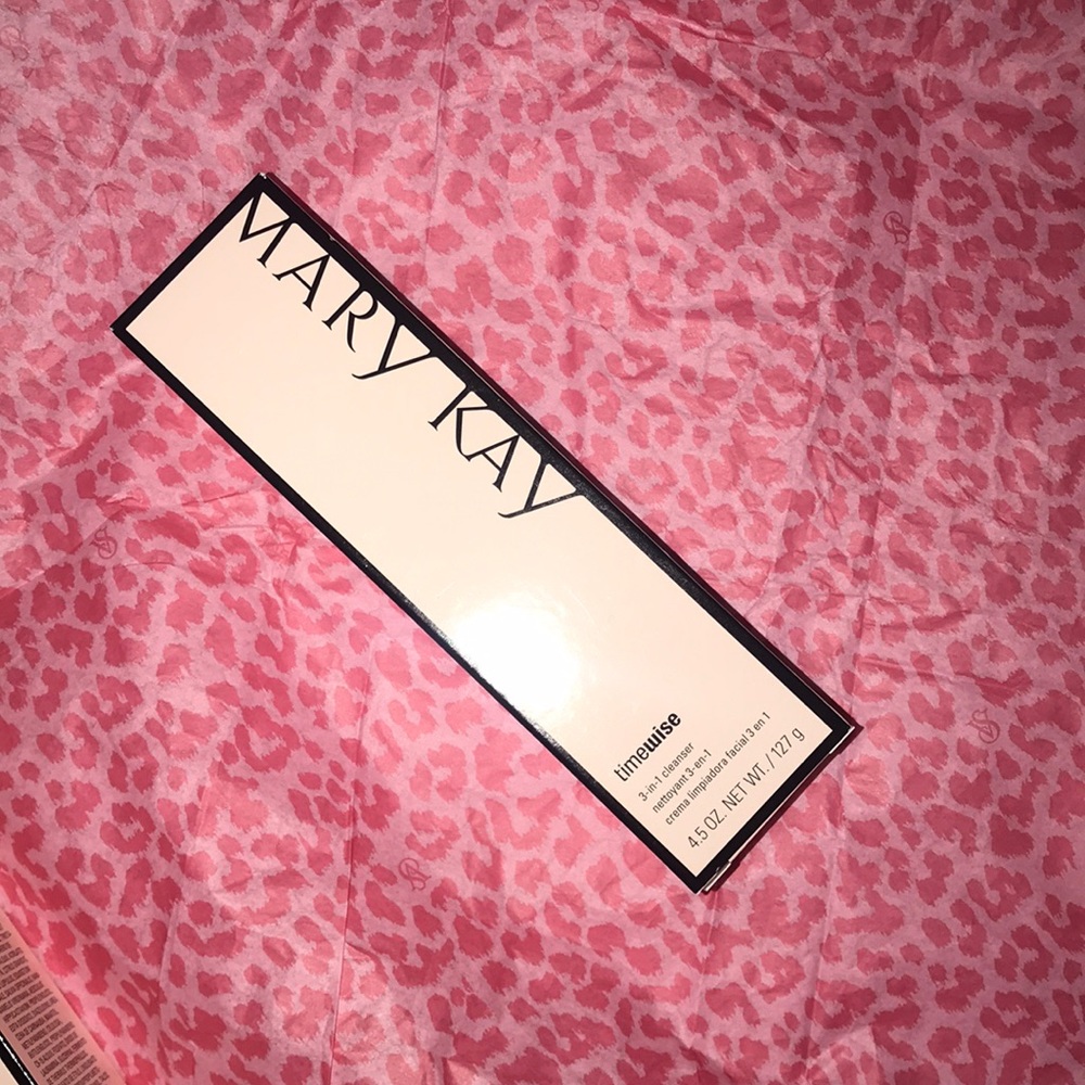 NWT Mary Kay 3-in-1 Cleanser!